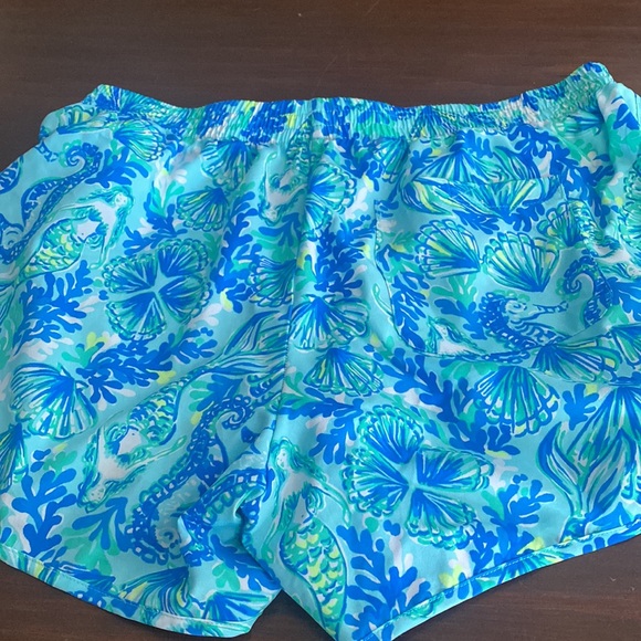 Lilly Pulitzer luxletic mermaid shorts - Picture 7 of 10